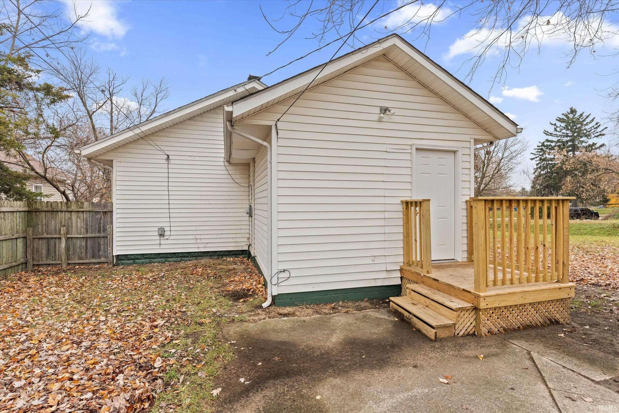 1515 Lebanon Street South Bend, IN 46613 - Photo 9 of 34