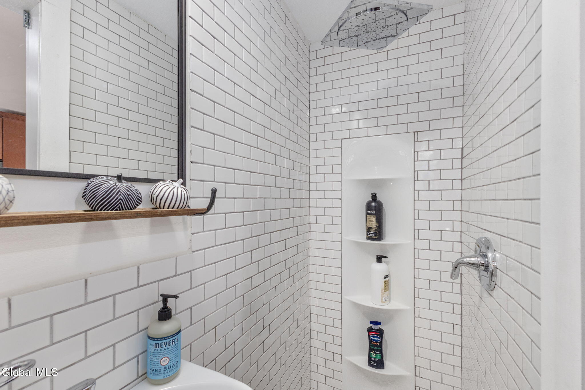 83 Spring Street Albany, NY 12210 - Photo 15 of 29 24-83SpringSt_24