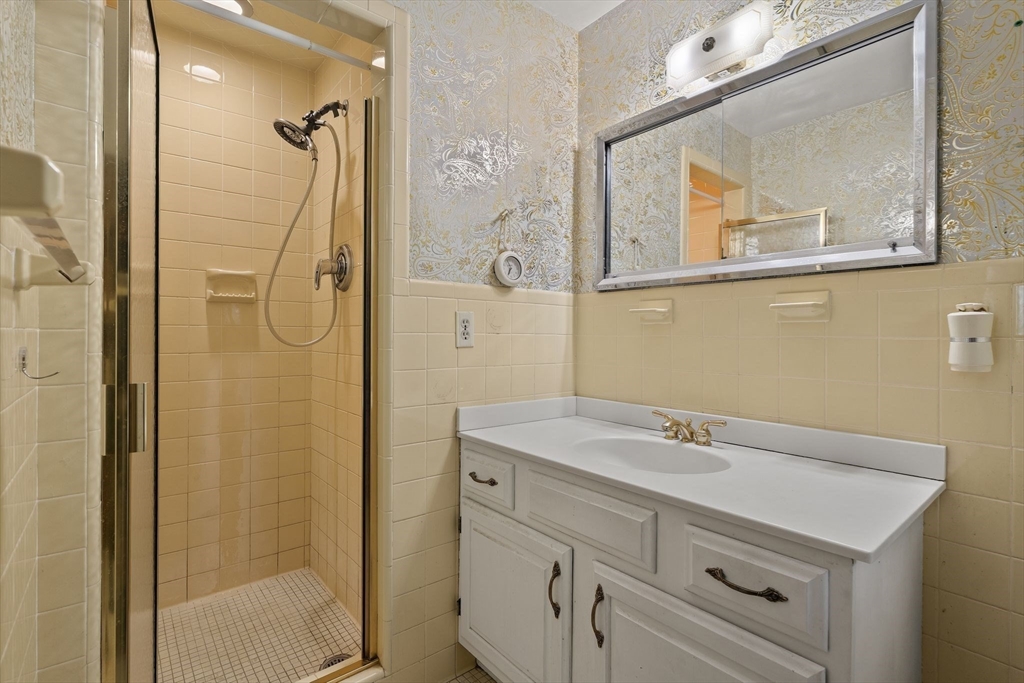 8 Dana Road Bedford, MA 01730 - Photo 19 of 41 Gallery Image 19