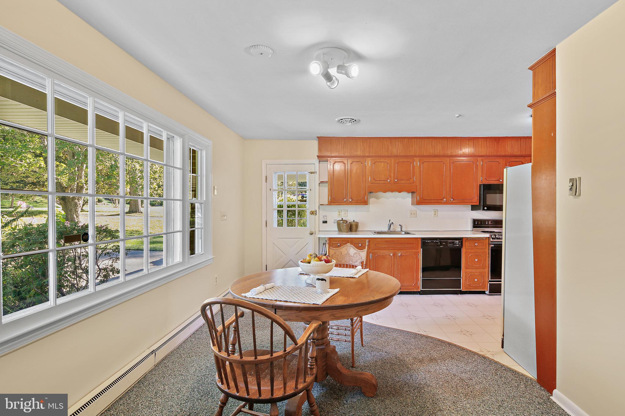 10033 Fox Den Road Ellicott City, MD 21042 - Photo 13 of 39 Lots of natural light in the eat-in kitchen.