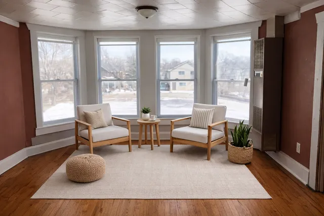 $249,000 | 395 Thomas Avenue West, St. Paul, MN 55103