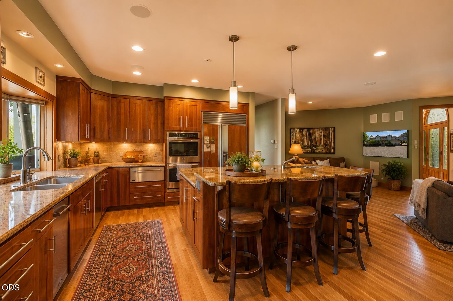 67480 Cloverdale Road Bend, OR 97703 - Photo 13 of 62
