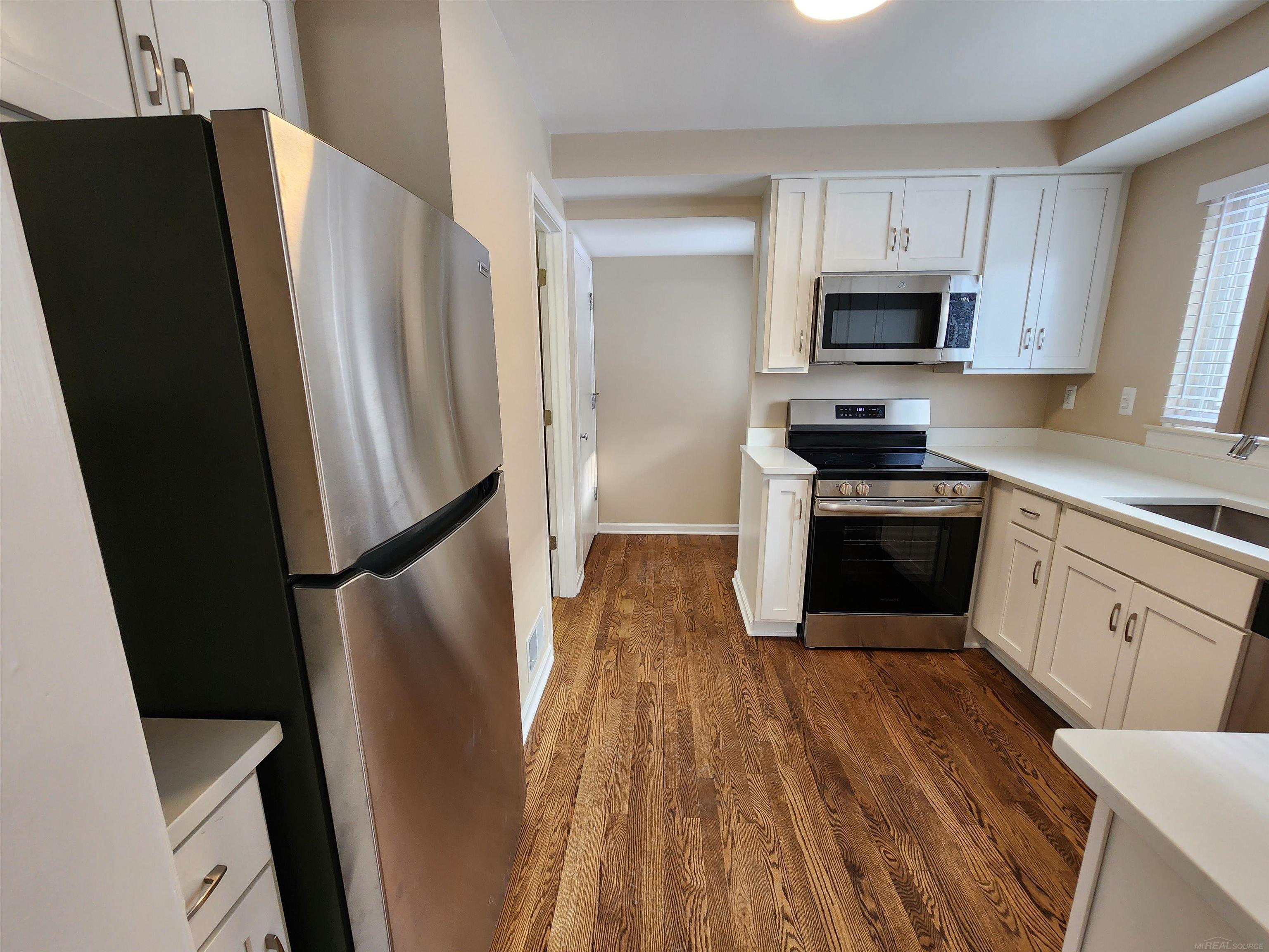 343 Rivard Boulevard Grosse Pointe, MI 48230 - Photo 9 of 31