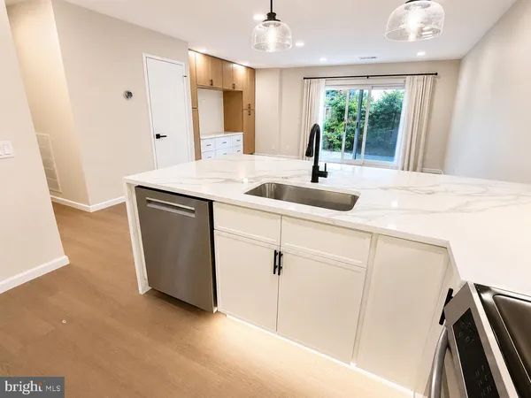 $3,100 | 2480 Glengyle Drive, Unit 188, Vienna, VA 22181