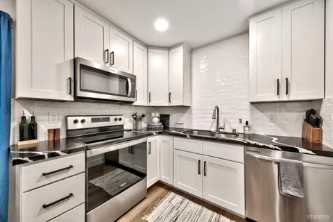 $324,900 | 1223 Bonanza Avenue, Unit 8, South Lake Tahoe, CA 96150