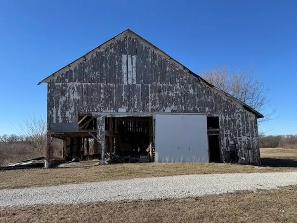 $345,000 | 600 Northwest 305th Street, Plattsburg, MO 64477