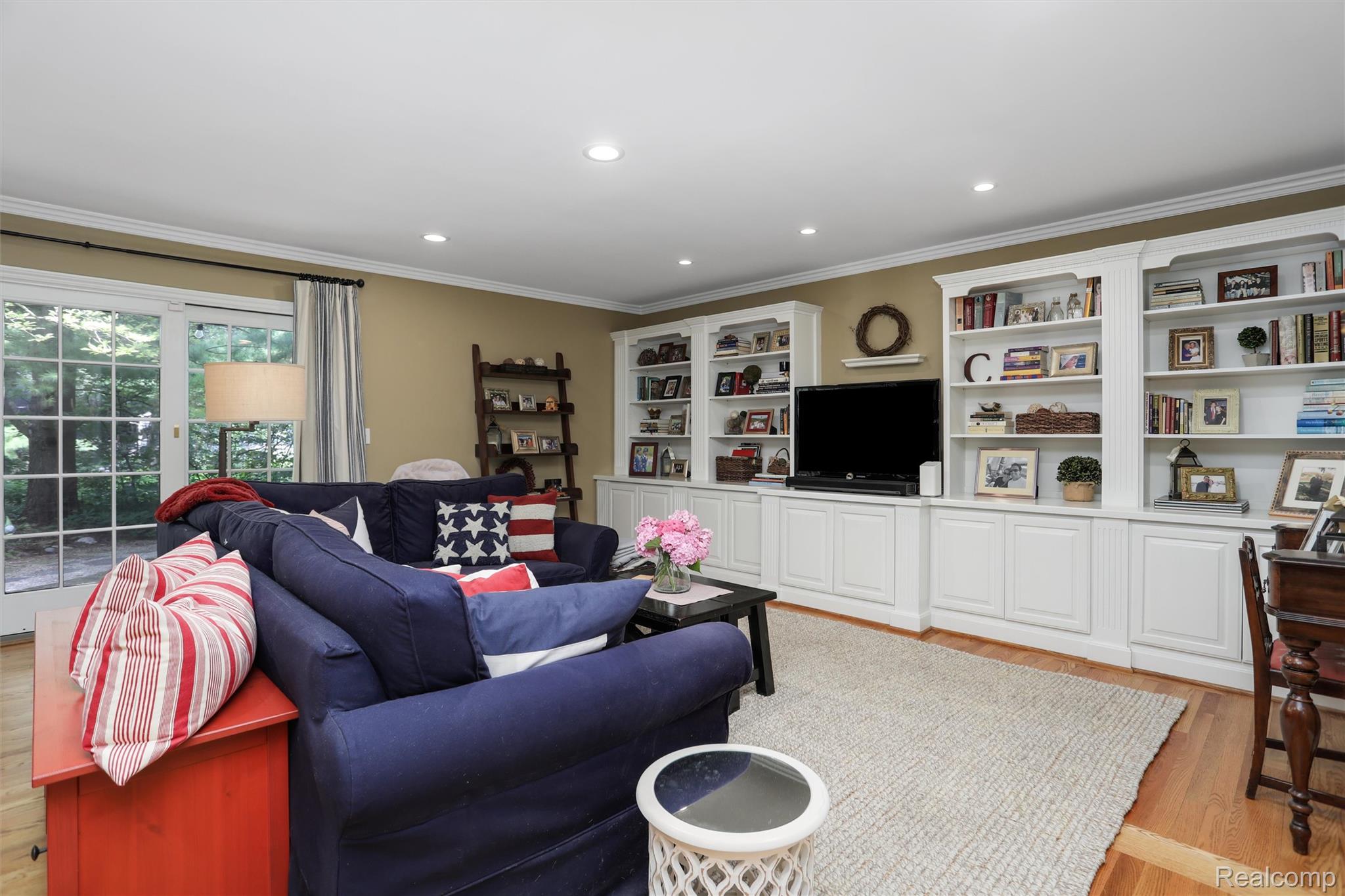 4200 Surrey Cross Road Bloomfield Hills, MI 48301 - Photo 8 of 42 Family room