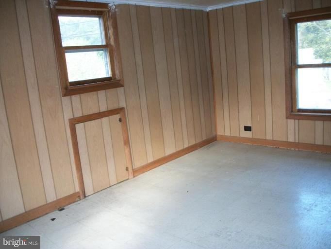 1325 Stone Boundary Road Cambridge, MD 21613 - Photo 8 of 11 Bedroom #3
