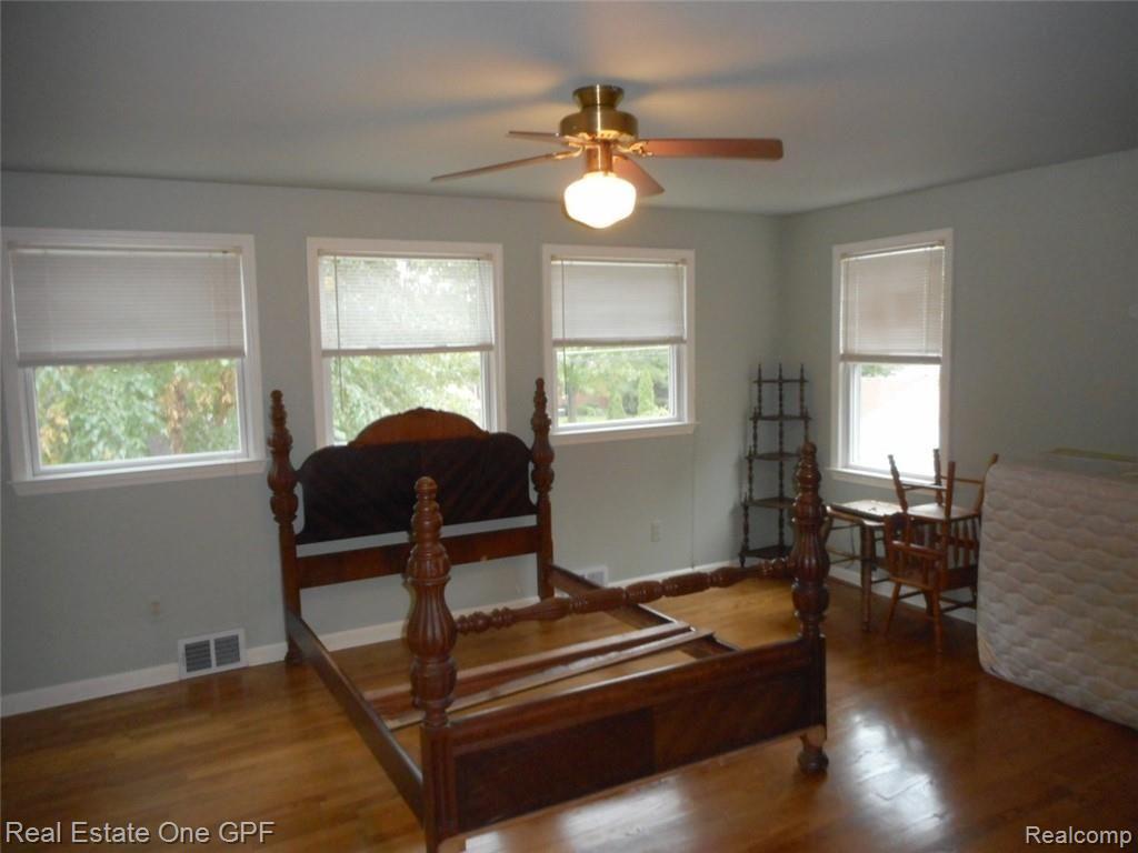 1099 Hawthorne Road Grosse Pointe Woods, MI 48236 - Photo 10 of 16