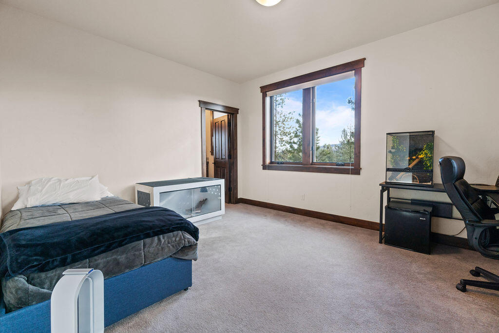 3337 Northwest Shevlin Ridge Bend, OR 97703 - Photo 23 of 40 DSC00315