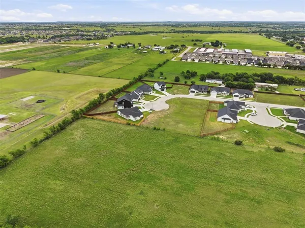 $69,500 | 593 Highview Court, Godley, TX 76044