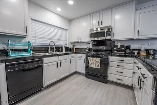 $3,300 | 2364 Belvedere Drive, Henderson, NV 89014