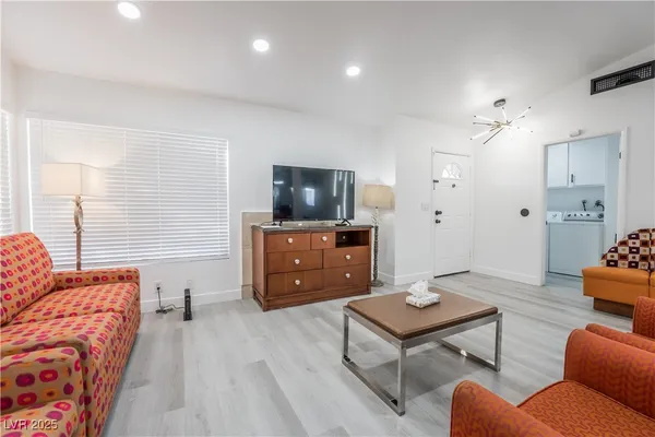 $3,300 | 2364 Belvedere Drive, Henderson, NV 89014