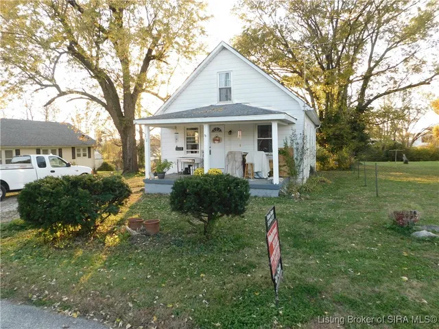 $149,900 | 218 Washington Boulevard, Salem, IN 47167