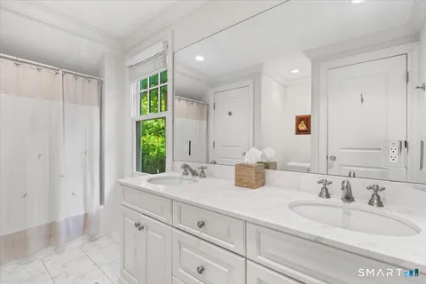 $5,195,000 | 25 Adams Lane, New Canaan, CT 06840