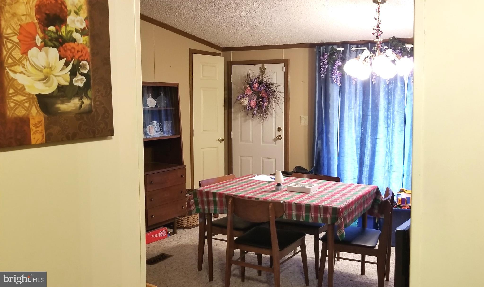 19533 Shaft Road Southwest Midlothian, MD 21532 - Photo 10 of 17 Separate with eat-in kitchen