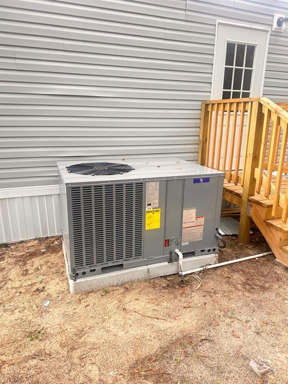 5641 South Butan Point Homosassa, FL 34446 - Photo 11 of 14 a view of backyard with cabin