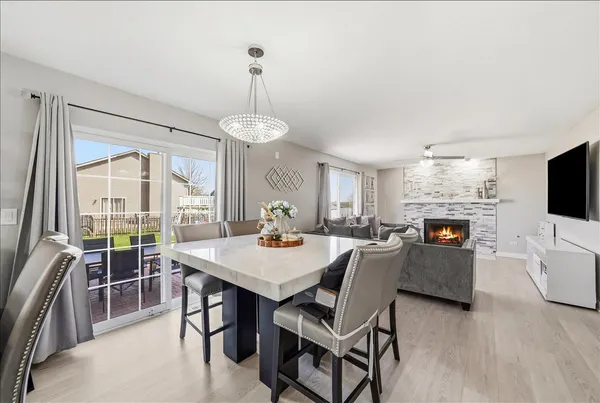 $385,000 | 910 Shorewood Drive, Shorewood, IL 60404