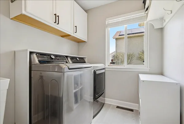 $385,000 | 910 Shorewood Drive, Shorewood, IL 60404
