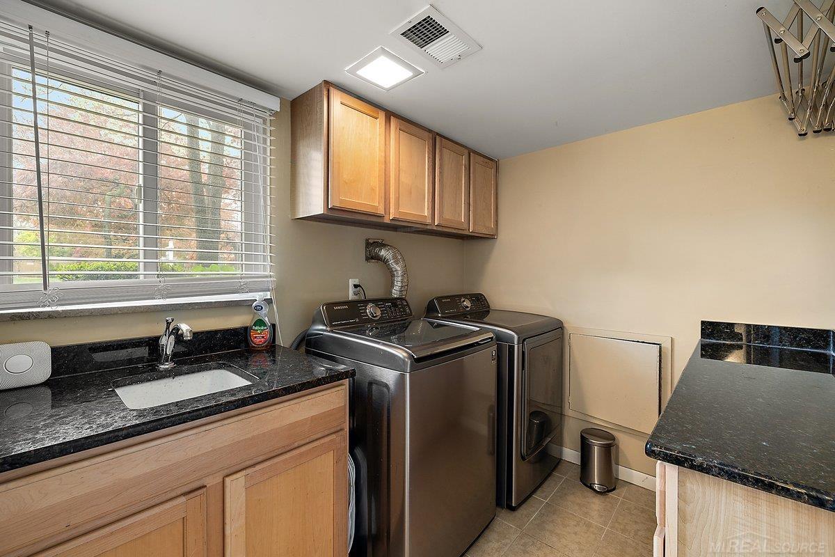 939 Ballantyne Road Grosse Pointe, MI 48236 - Photo 17 of 35 50175159-30489C99-3881-4D53-B7EB-CABBD1940978.JPG