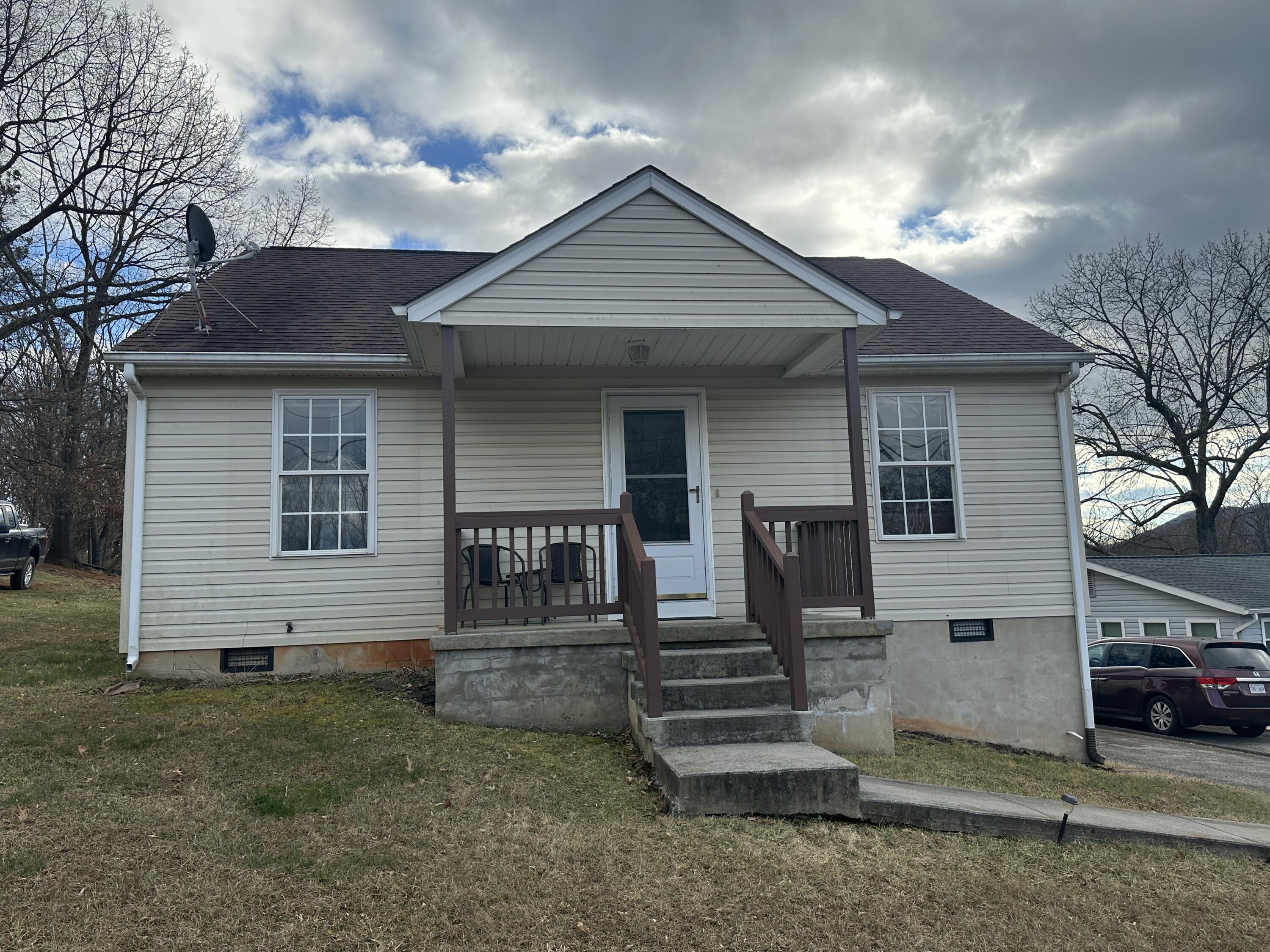 1911 Redwood Road Southeast Roanoke, VA 24014 - Photo 1 of 11 20230120_194714903_iOS