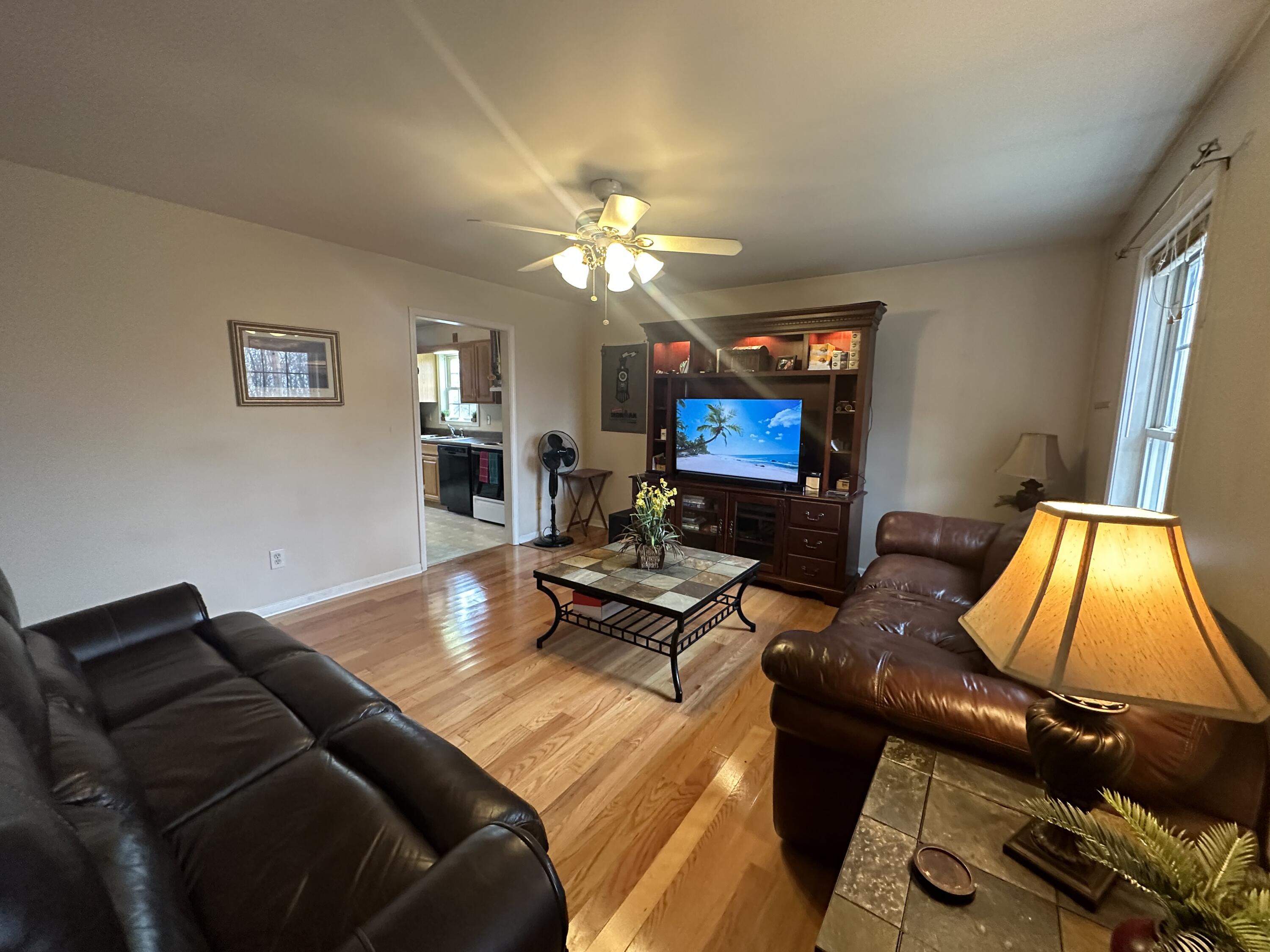 1911 Redwood Road Southeast Roanoke, VA 24014 - Photo 4 of 11 6AC32A77-623C-4AF3-828F-33D6115E2700