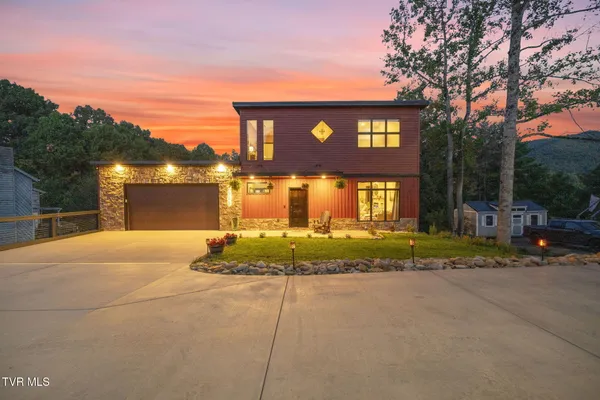 $699,900 | 1505 Strawberry Lane, Johnson City, TN 37604