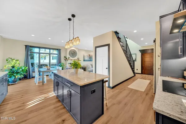 $699,900 | 1505 Strawberry Lane, Johnson City, TN 37604