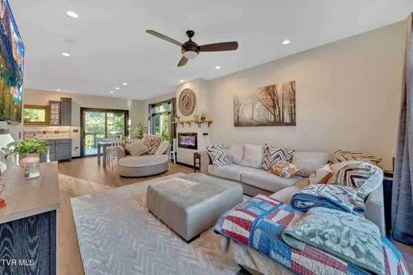 $699,900 | 1505 Strawberry Lane, Johnson City, TN 37604