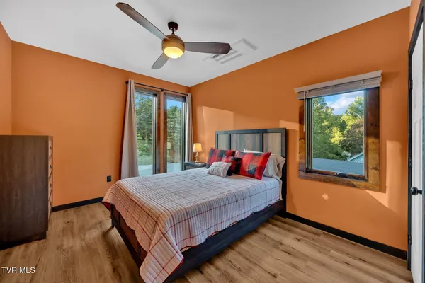 $699,900 | 1505 Strawberry Lane, Johnson City, TN 37604