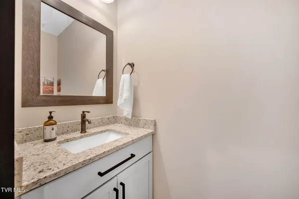 $699,900 | 1505 Strawberry Lane, Johnson City, TN 37604