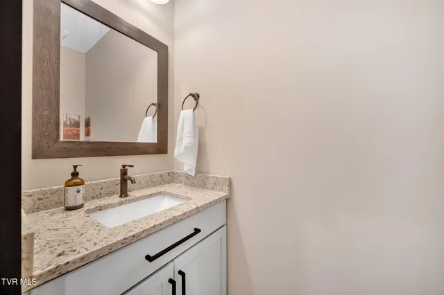 $749,000 | 1505 Strawberry Lane, Johnson City, TN 37604