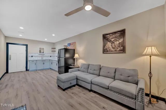 $749,000 | 1505 Strawberry Lane, Johnson City, TN 37604