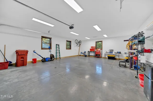 $749,000 | 1505 Strawberry Lane, Johnson City, TN 37604