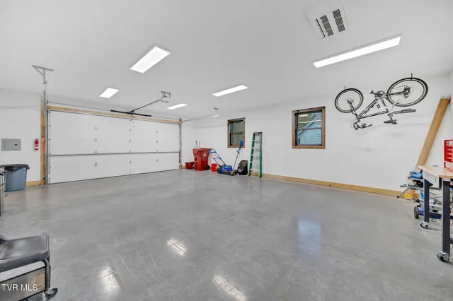 $749,000 | 1505 Strawberry Lane, Johnson City, TN 37604