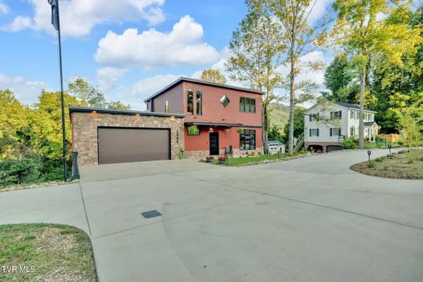 $699,900 | 1505 Strawberry Lane, Johnson City, TN 37604