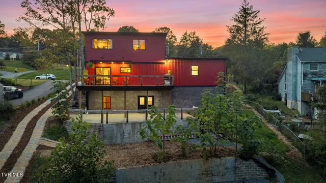 $749,000 | 1505 Strawberry Lane, Johnson City, TN 37604