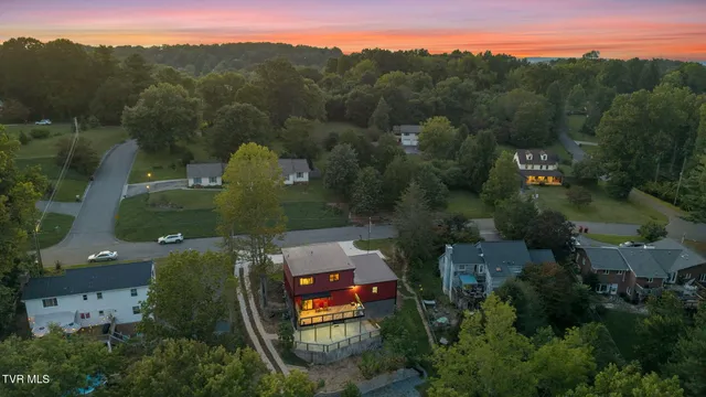 $749,000 | 1505 Strawberry Lane, Johnson City, TN 37604