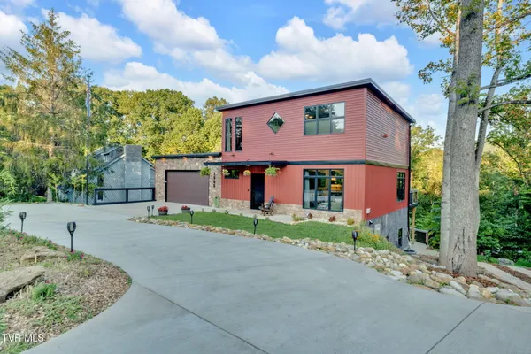 $699,900 | 1505 Strawberry Lane, Johnson City, TN 37604