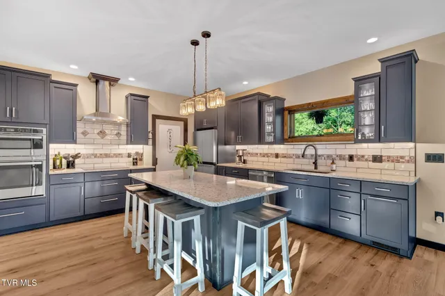 $749,000 | 1505 Strawberry Lane, Johnson City, TN 37604