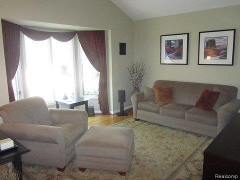 1025 Adele Court Rochester, MI 48309 - Photo 15 of 25 IMG_1885.JPG