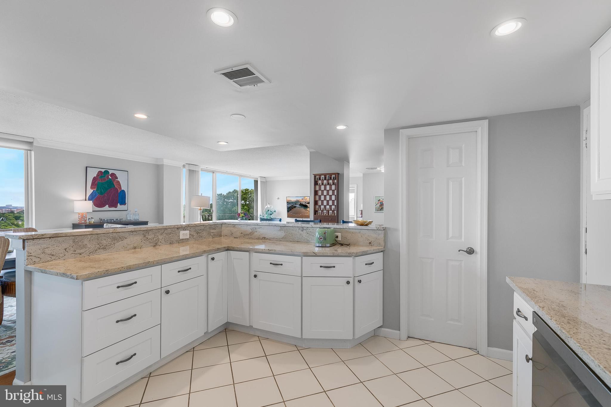 1515 South Arlington Ridge Road, Unit 702 Arlington, VA 22202 - Photo 12 of 51