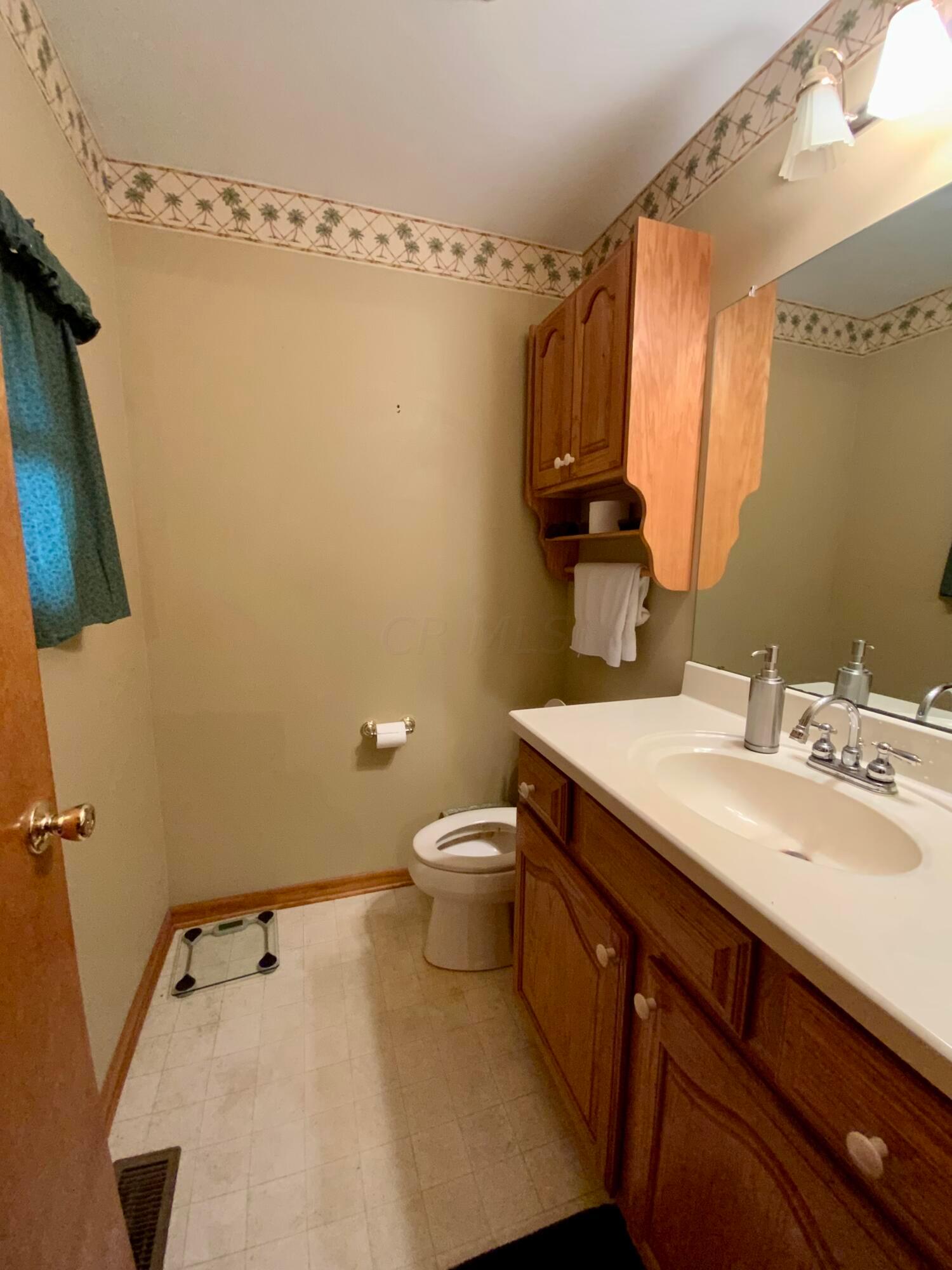 1174 Newark Road Mount Vernon, OH 43050 - Photo 13 of 29 C96675BD-D46E-42FB-931D-13D5E9F70412