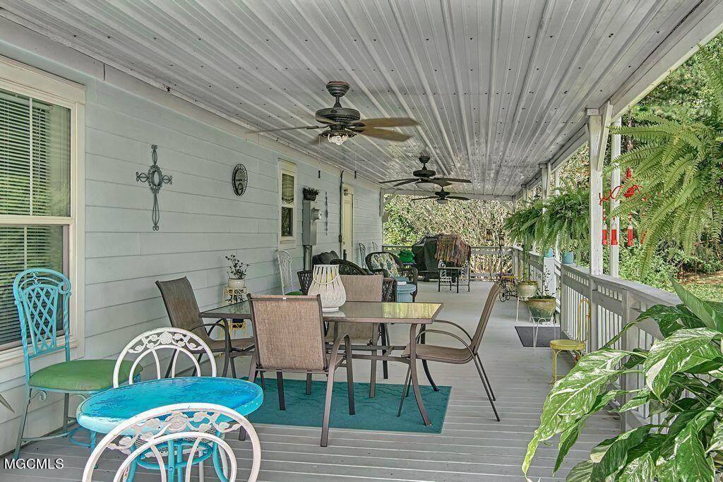 cottage porch