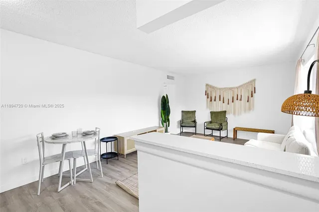 $1,650 | 13210 Memorial Highway, Unit 106, North Miami, FL 33161