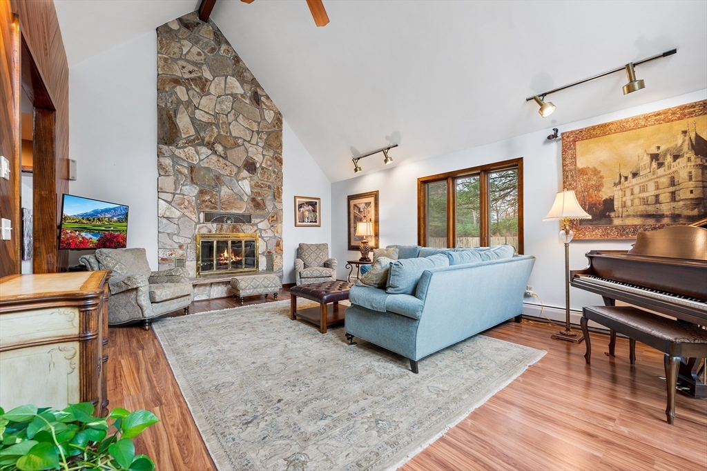 78 Lowell Road Pembroke, MA 02359 - Photo 5 of 42 Gallery Image 5