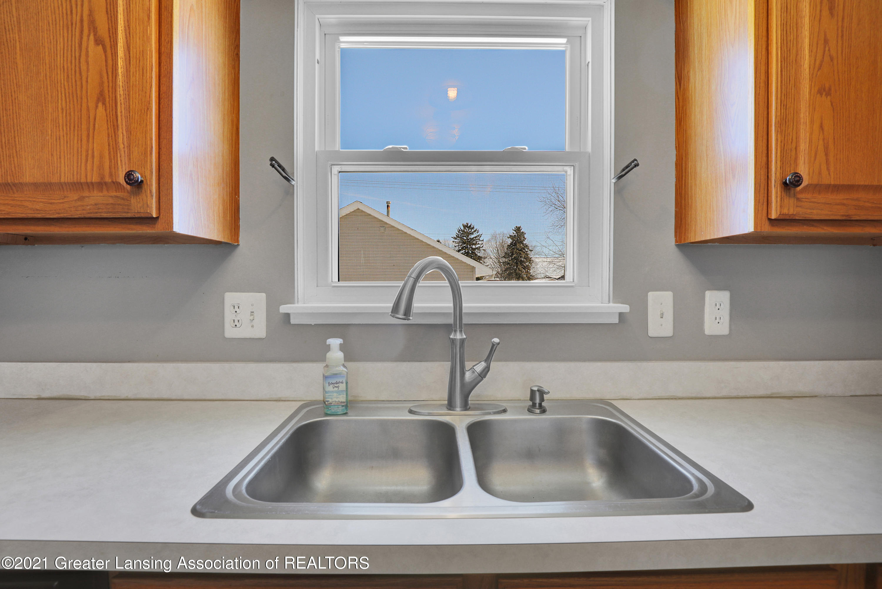 1944 Dell Road Lansing, MI 48911 - Photo 5 of 21 9I3A5899