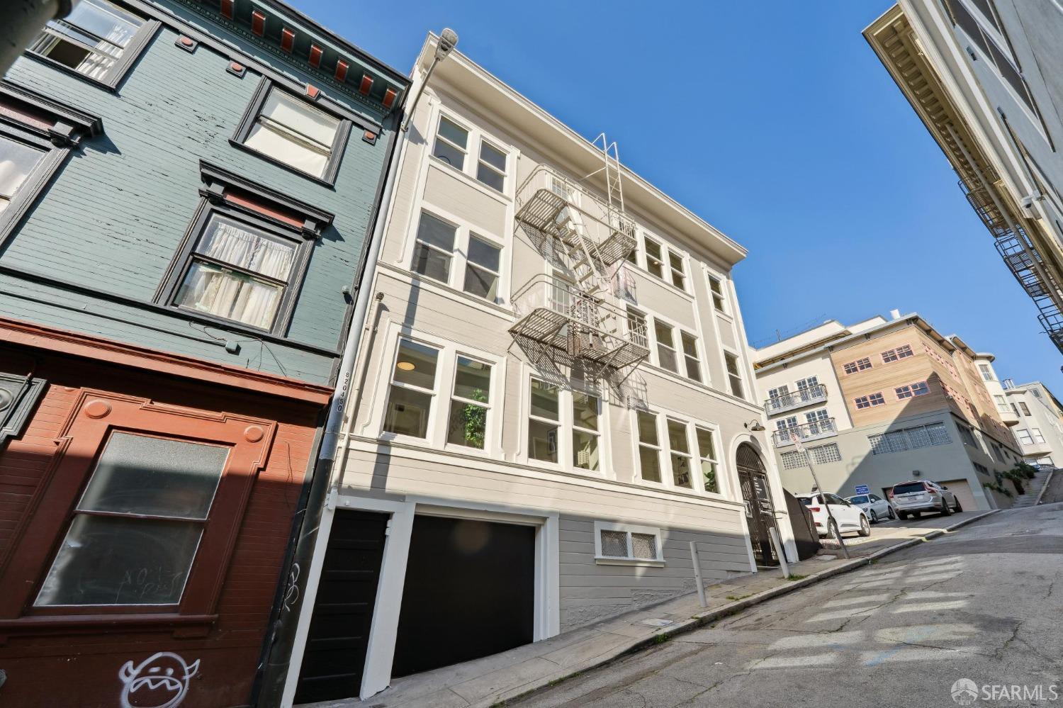 31 Romolo Place, Unit 4 San Francisco, CA 94133 - Photo 15 of 23