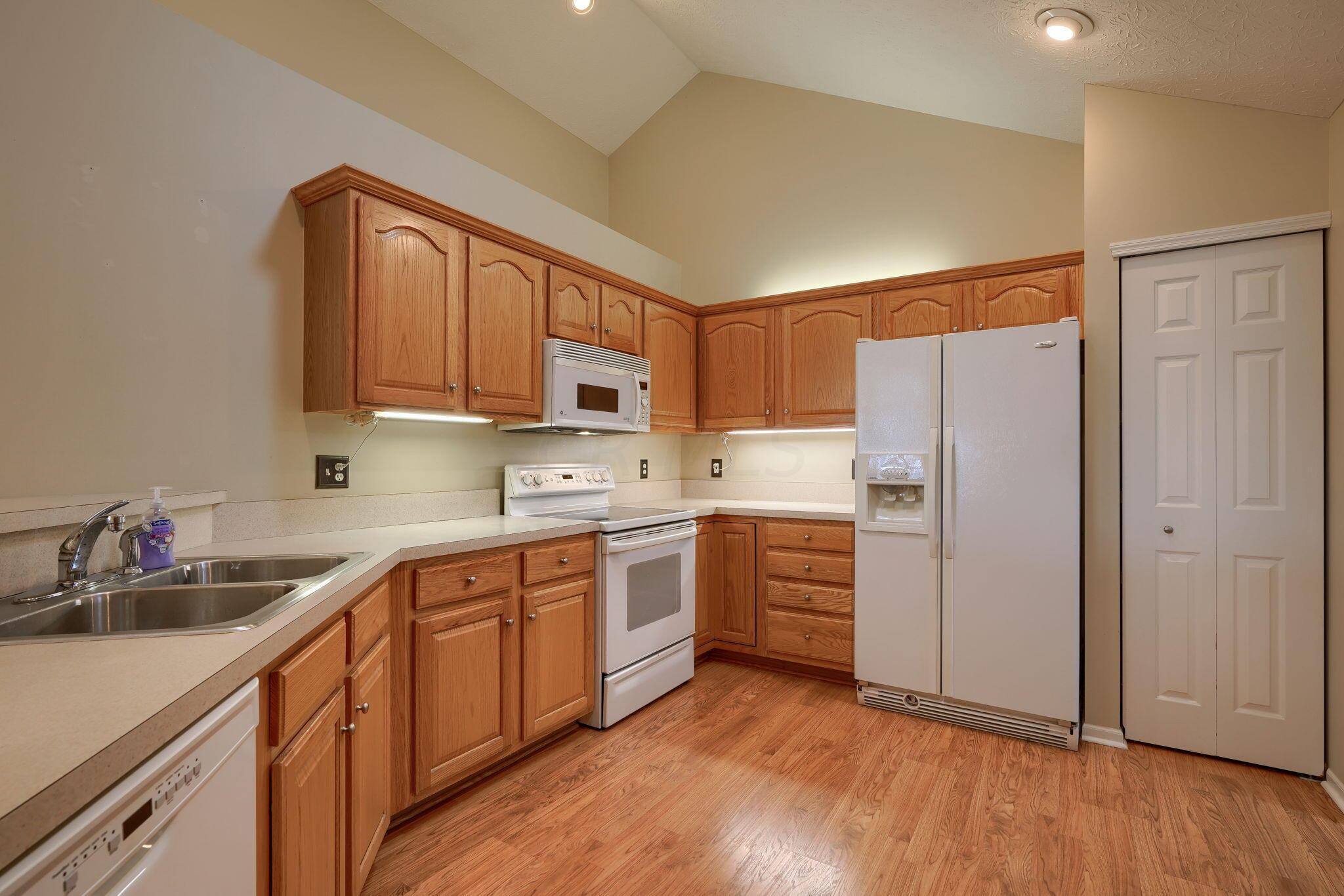 3725 Stoneway Point Powell, OH 43065 - Photo 25 of 54 3725 Stoneway Pt (52)