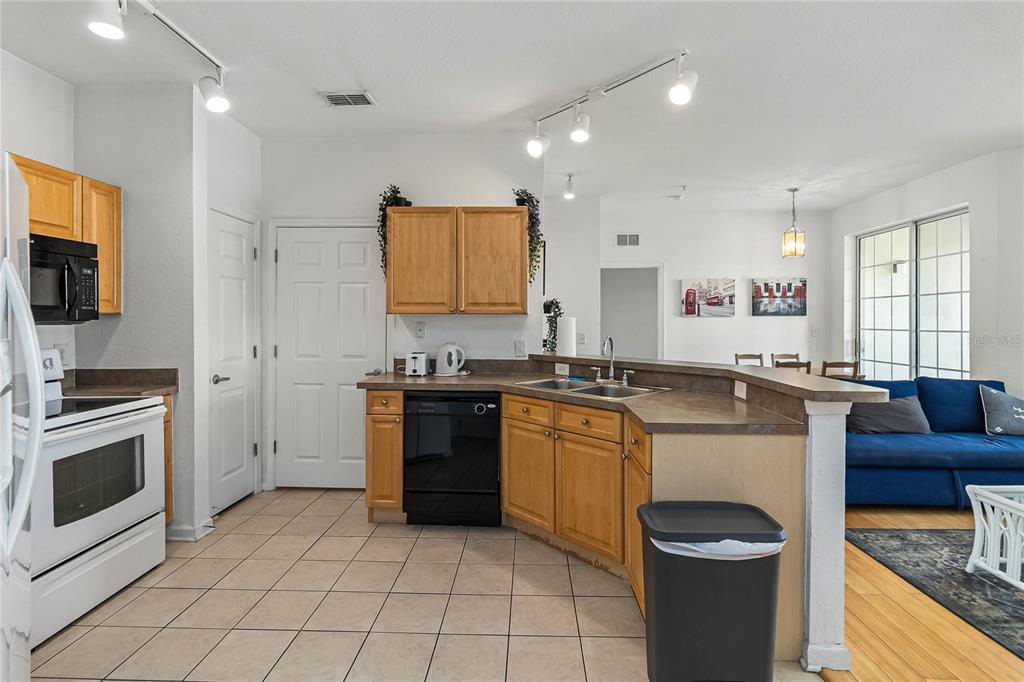 614 Terrace Ridge Circle, Unit 614 Davenport, FL 33896 - Photo 8 of 45